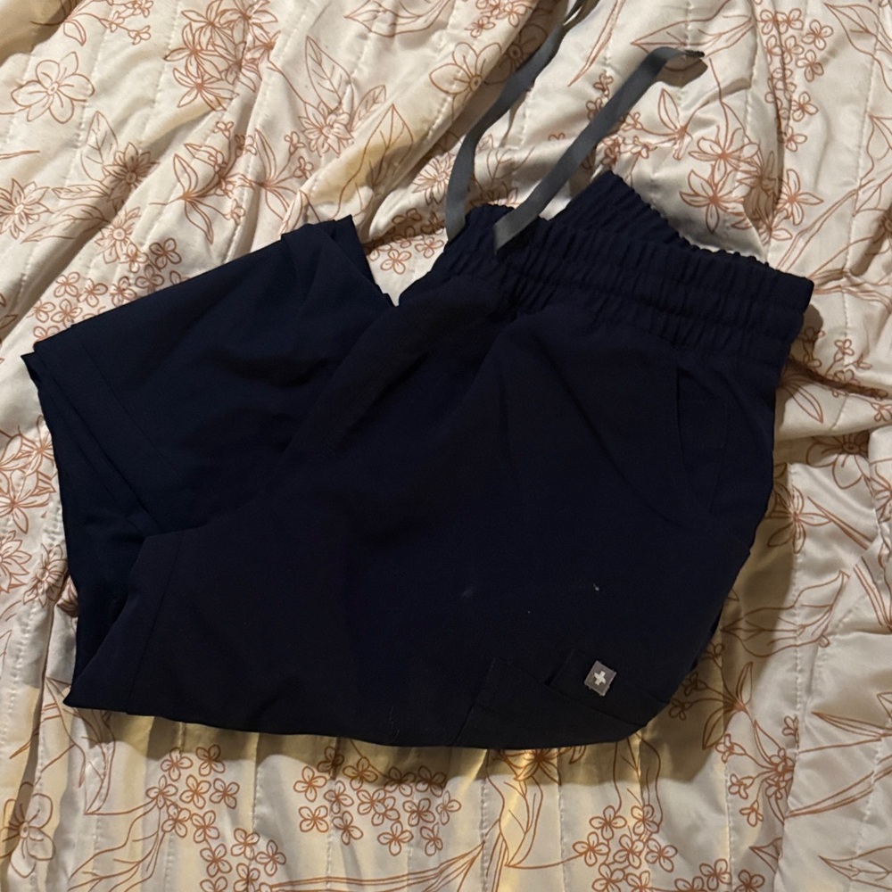 figs navy scrub pants